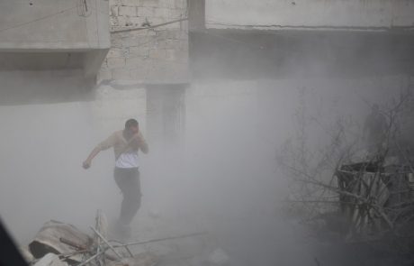 Donald Trump ameriški vojski ukazal bombardiranje sirskih oporišč
