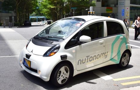 Prevoz brez voznika sedaj realnost za vse: Danes na ceste zapeljali prvi “robo-taksiji”