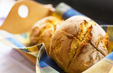 Predstavljamo recept za hiter koruzni kruh brez kvasa