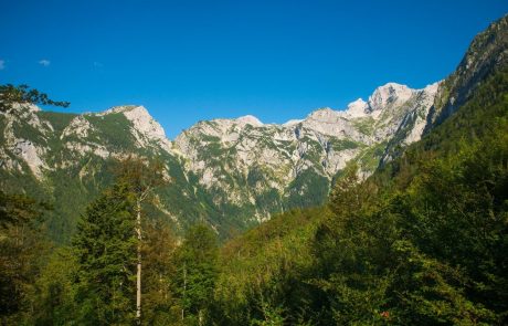 V slovenskih hribih v petek več izgubljenih obiskovalcev