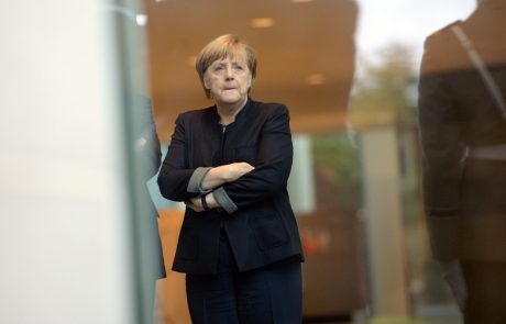Angela Merkel je za nemški časnik Die Zeit znova kritizirala zaprtje balkanske poti za begunce