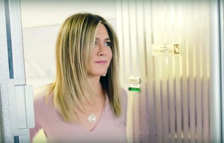 Jennifer Aniston se je “pobahala” z denarjem in razjezila številne oboževalce