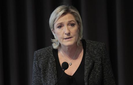Francoska desnica se boji uspeha skrajne Le Penove na spomladanskih volitvah
