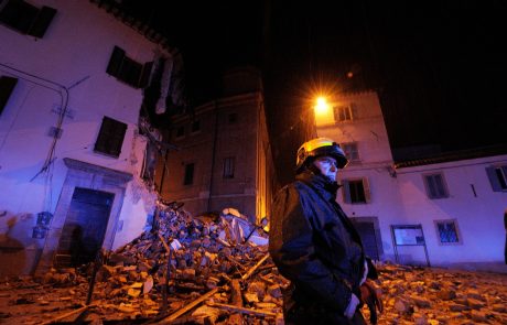 Italijo ponoči spet stresel močan potres, ljudje prenočili na ulicah