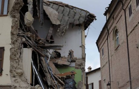 Osrednjo Italijo streslo več potresov
