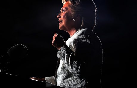 Hillary Clinton po novi preiskavi FBI zbrala 11,3 milijona dolarjev