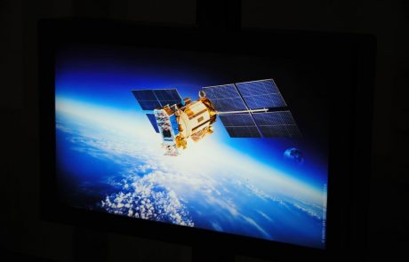 Evropska nosilna raketa ariane 5 je v vesolje ponesla dva telekomunikacijska satelita