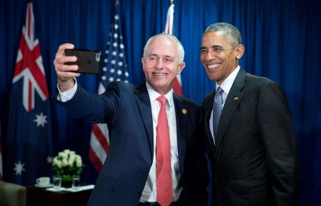 Od kar ni več predsednik, je Obama obseden s selfiji