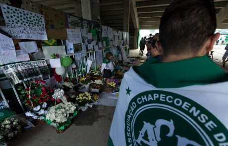 V Brazilijo so danes pripeljali trupla 50 nogometašev, ki so umrli v letalski nesreči