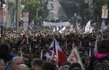 V Grčiji več tisoč protestnikov proti rezom v proračunu