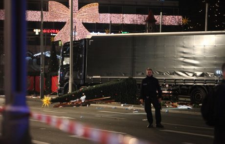 23-letni domnevni terorist na božični tržnici Berlinu s tovornjakom do smrti povozil najmanj 12 ljudi, 49 je ranjenih (foto+video)