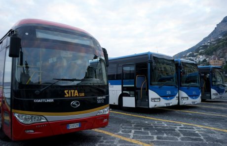 16 mrtvih in 39 ranjenih v nesreči avtobusa