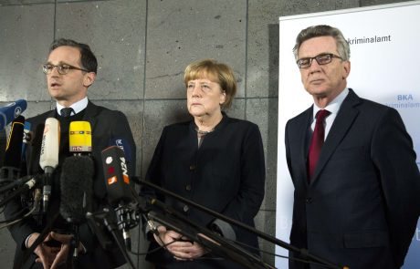 Nemčija razveljavlja obsodbe homoseksualcev, še živeče žrtve nacistične zakonodaje bodo prejele odškodnino