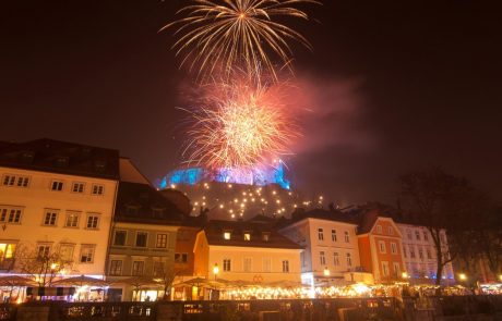 V Ljubljani tudi letos ne bo silvestrovanj na prostem, bo pa nebo nad Ljubljano ob polnoči razsvetlil ekološki ognjemet