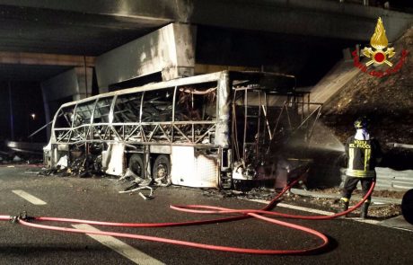 Slovenec poskušal opozoriti voznika madžarskega avtobusa, a se ta ni odzival