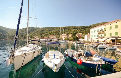 Slovenski državljani gredo na Hrvaško lahko tudi iz turističnih razlogov