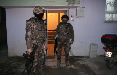 Turška policija ubila pet domnevnih teroristov