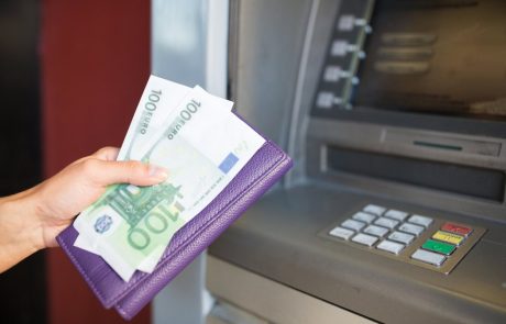 Več kot 30.000 samozaposlenih lahko na svojih bančnih računih pričakuje nakazilo v višini 350 evrov