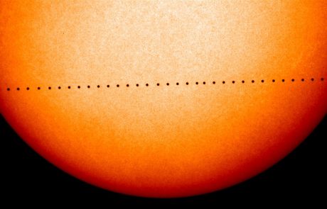 Danes na nebu redek nebesni pojav: Merkurjeva senca bo prešla Sonce