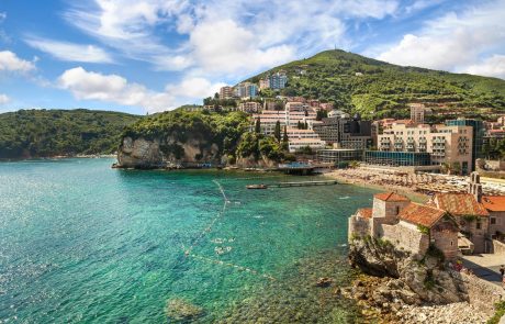 Črnogorci želijo s pomočjo EU projekta plaže zaščititi pred onesnaževalci