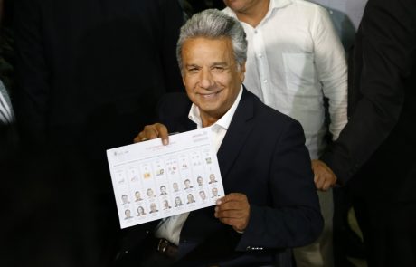 Prvi krog predsedniških volitev v Ekvadorju dobil levičar Moreno