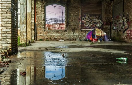 Grozljiva smrt brezdomca v Palermu je pretresla Italijo