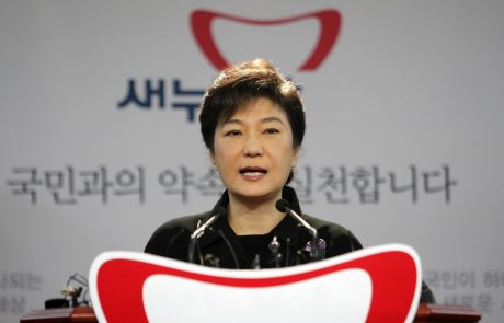 Južnokorejsko ustavno sodišče je danes odločilo, da mora predsednica države Park Geun Hye zapustiti položaj