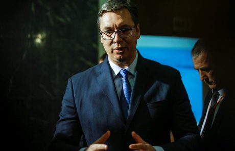 Vučić zaradi širjenja okužb grozi Srbom s 24-urno policijsko uro
