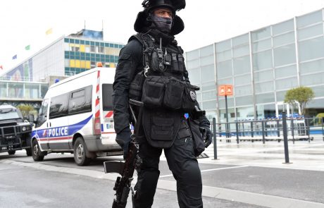 Napadalec na pariškem letališču je bil pod vplivom mamil in alkohola