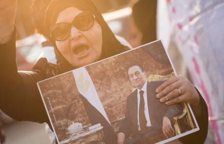 Umrl je nekdanji egiptovski predsednik Hosni Mubarak