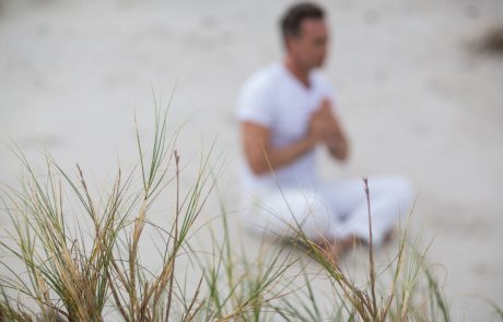 Redno meditirate? Morda si delate več škode kot koristi…