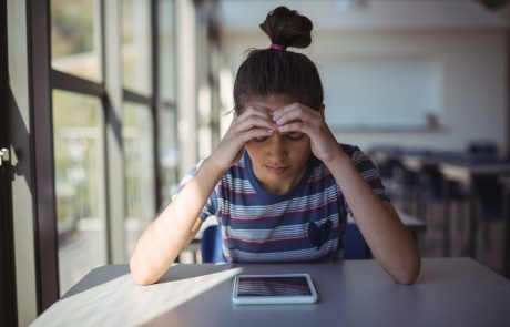 Starši, pozor: zlorabe otrok preko spleta se dogajajo tudi pri nas