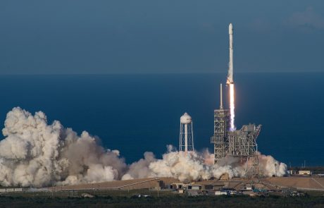 SpaceX uspešno izstrelil rabljeno raketo