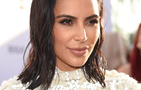 Najbolj vroča frizura te pomladi: Obožujemo novo frizuro Kim Kardashian!