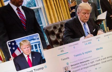 Twitter in Facebook sta začela omejevati sporne objave Trumpove volilne kampanje