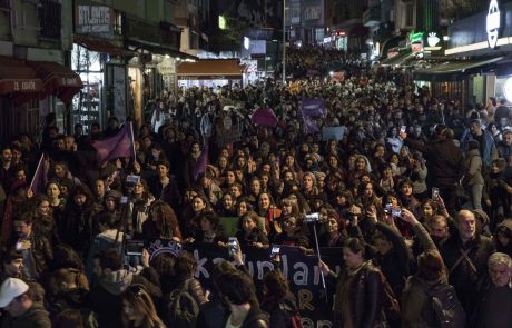 V Turčiji tisoči protestirali proti izidu referenduma
