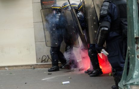 Francozi danes na volišča v znamenju izrednih razmer