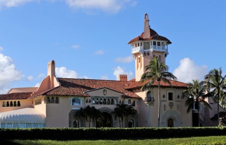 Trump preko državnih institucij oglašuje svoj elitni klub Mar-a-Lago