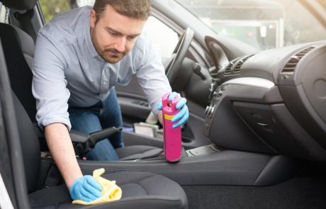 Genijalen način, s katerim lahko sami očistite sedeže v avtomobilu