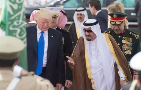 Trump začel obisk v Savdski Arabiji