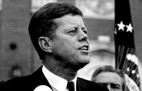 ZDA objavile skoraj 2900 tajnih dokumentov o atentatu na Kennedyja