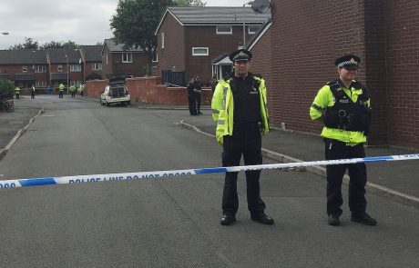 V povezavi s terorističnim napadom v Manchestru aretirali še eno osebo