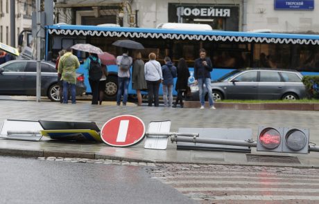 Najhujše neurje v Moskvi v več kot sto letih: Umrlo najmanj 14 ljudi