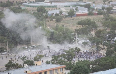 Več mrtvih ob eksplozijah na pogrebu v Kabulu