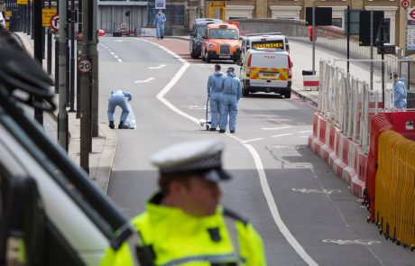 Vseh 12 ljudi, ki jih je policija aretirala po napadu v Londonu, spet na prostosti