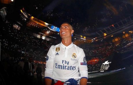 Cristiano Ronaldo v preteklih 12 mesecih zaslužil skupaj 93 milijonov dolarjev.