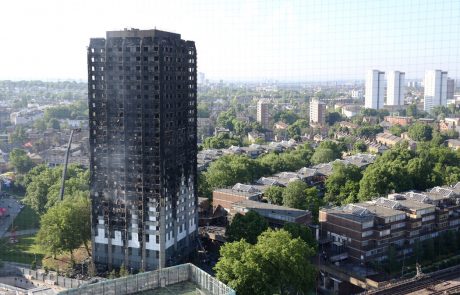 Število mrtvih v požaru v londonski stolpnici se je povzpelo na 17, pogrešanje še vedno iščejo