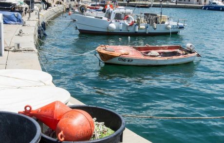 Hrvaška vrača udarec, slovenskim ribičem bodo poslali kazni zaradi prečkanja sredine Piranskega zaliva