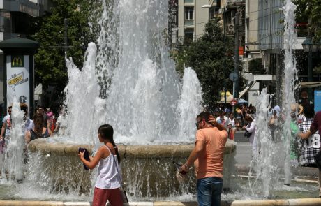 Grčijo zajel vročinski val, ki prebivalcem na celini že povzroča težave