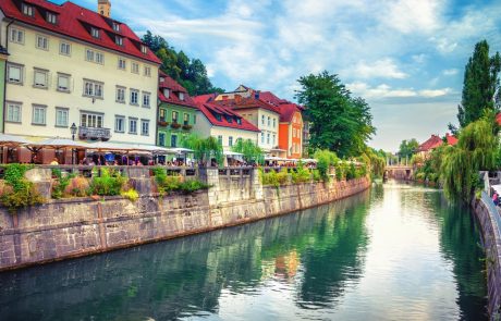 Kje v Ljubljani strežejo najboljši sladoled in kje imajo najlepšo teraso? Vodič In Your Pocket je izbral najboljše lokale v prestolnici